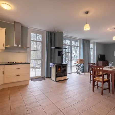 Herrenhaus Juergenshof - *